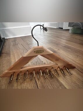 Johnson & Murphy Wooden Tie Hanger in Wood with Brass Hooks